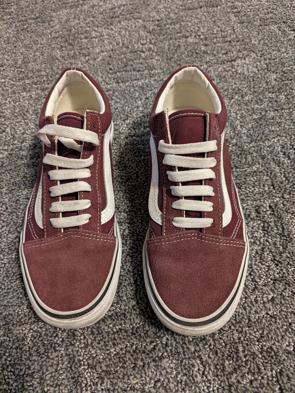 Vans Men's Burgundy Suede Low-Top Sneakers with White Stripe
